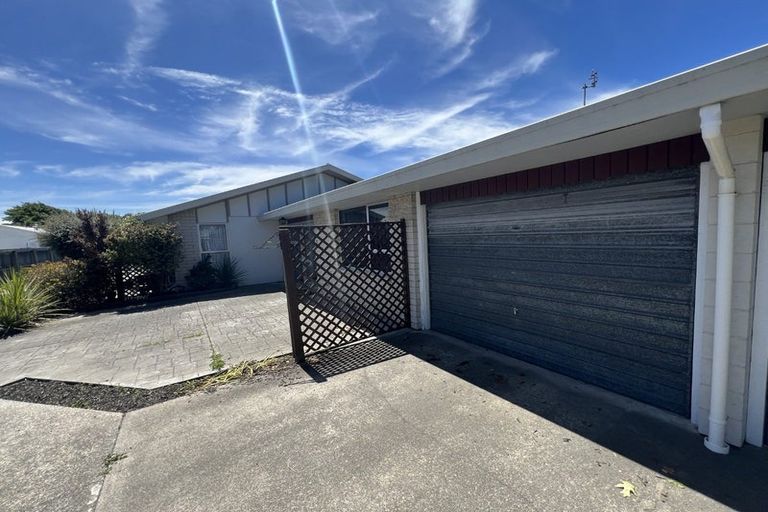 Photo of property in 2/16 Leslie Street, Upper Riccarton, Christchurch, 8041