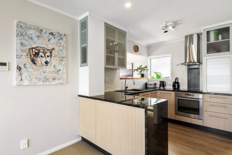 Photo of property in 1/43 Telstar Place, Beach Haven, Auckland, 0626