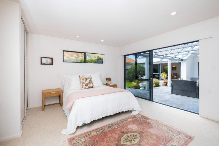 Photo of property in 5 Kensington Drive, Taradale, Napier, 4112
