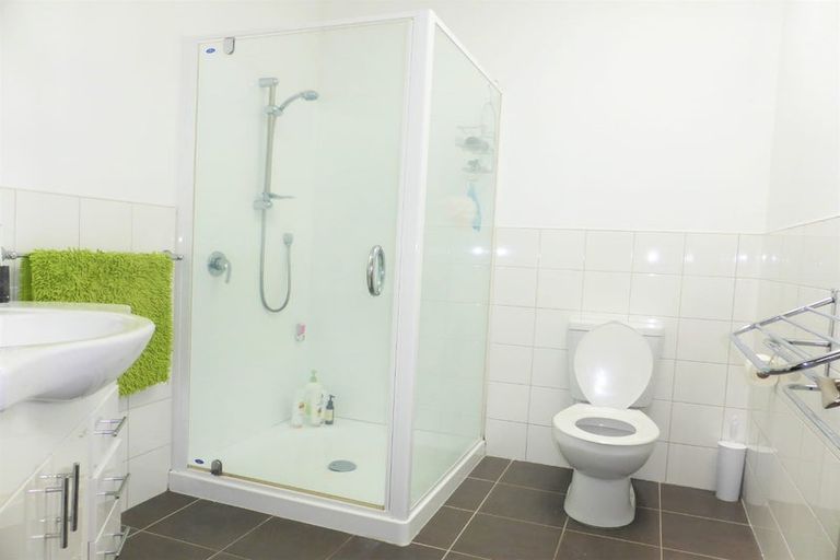 Photo of property in 4/35 Home Street, Mount Victoria, Wellington, 6011