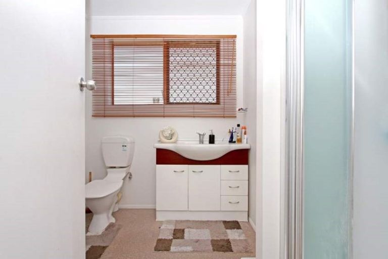 Photo of property in 29 Kelman Road, Kelston, Auckland, 0602