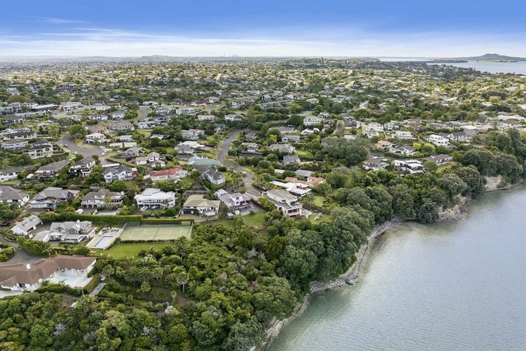 Photo of property in 17 Tui Vale Road, Shelly Park, Auckland, 2014
