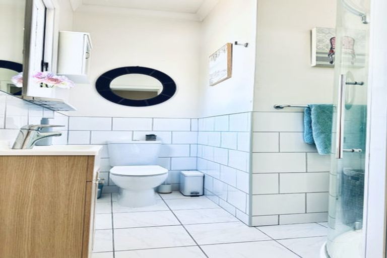 Photo of property in 1107 Caroline Road, Mayfair, Hastings, 4122