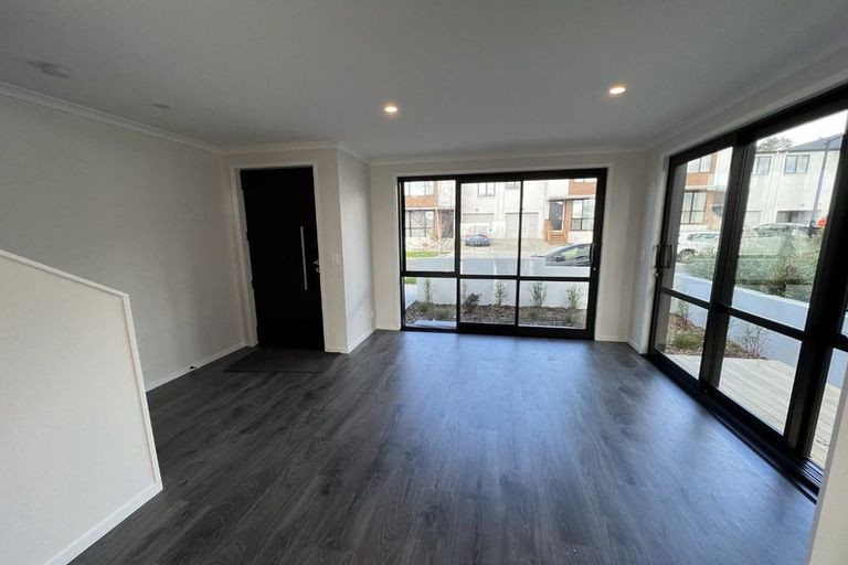 Photo of property in 17 Seafarer Crescent, Stanmore Bay, Whangaparaoa, 0932