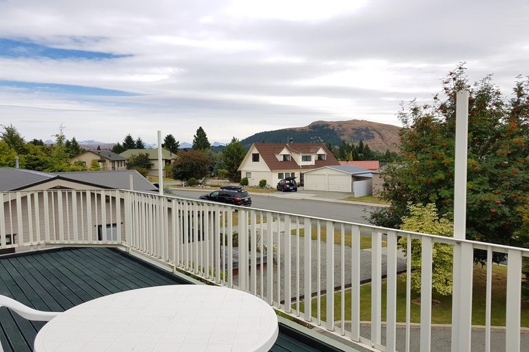 Photo of property in 16 O'neill Place, Lake Tekapo, 7999