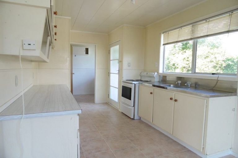 Photo of property in 372 East Coast Road, Sunnynook, Auckland, 0630