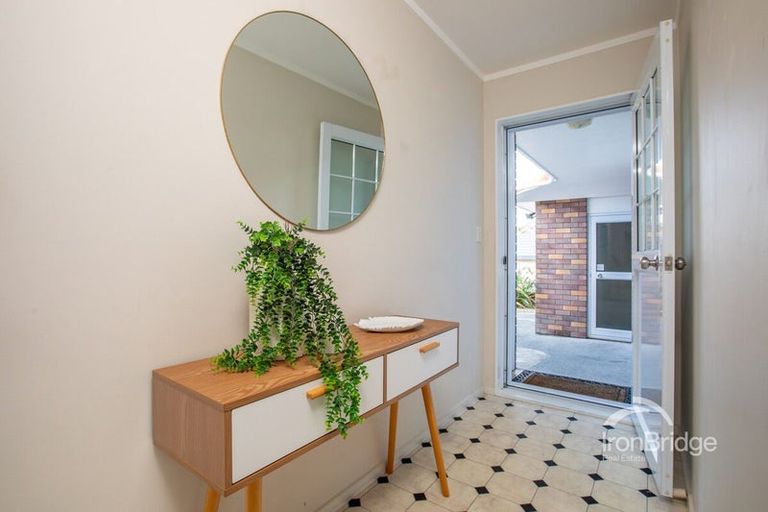 Photo of property in 2 Whitehouse Road, Titahi Bay, Porirua, 5022