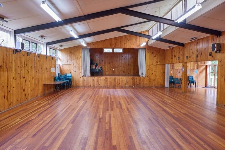 Photo of property in 90 Monorgan Road, Strathmore Park, Wellington, 6022