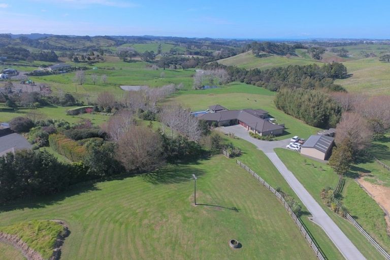 Photo of property in 25 Joblin Road, Wainui, Silverdale, 0994