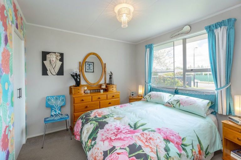 Photo of property in 2 Hornsby Street, Carterton, 5713