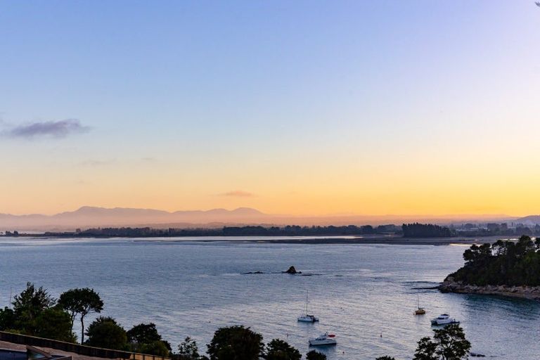 Photo of property in 21 Talisman Heights, Kaiteriteri, Motueka, 7197