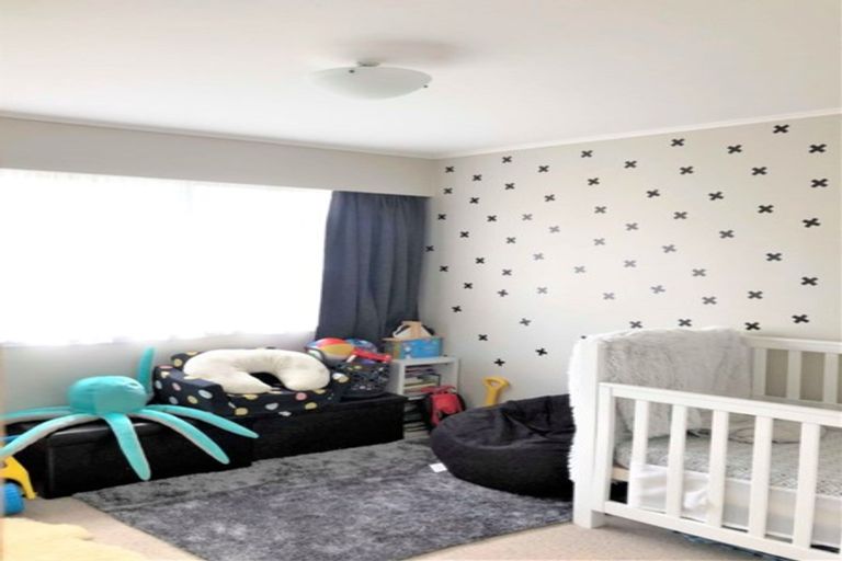 Photo of property in 16 Seattle Grove, Totara Park, Upper Hutt, 5018