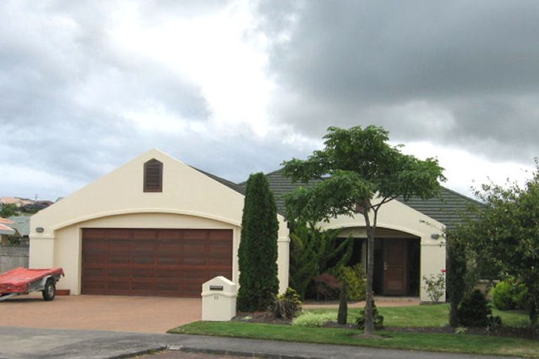 Photo of property in 10 Rosetti Rise, West Harbour, Auckland, 0618