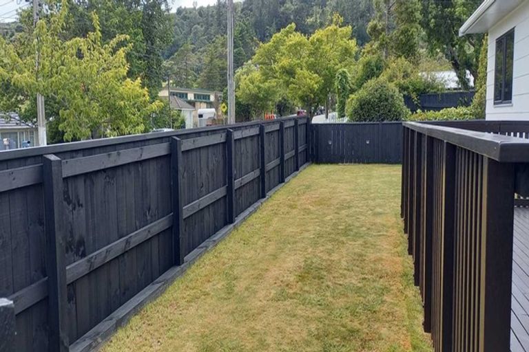 Photo of property in 1/6 Kairimu Street, Stokes Valley, Lower Hutt, 5019