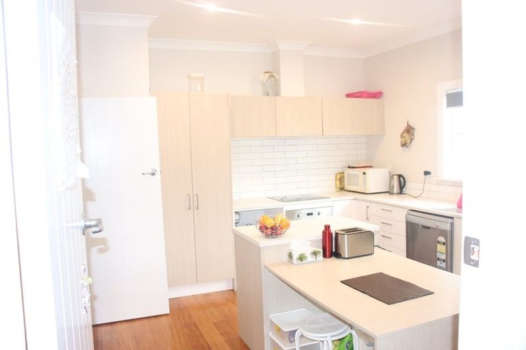 Photo of property in 62 Beauchamp Street, Tawa, Wellington, 5028