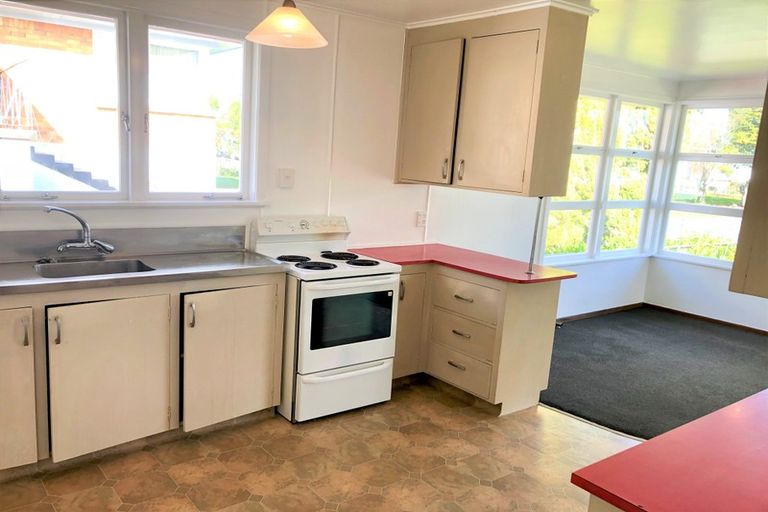 Photo of property in 30 Helena Road, Hillcrest, Hamilton, 3216