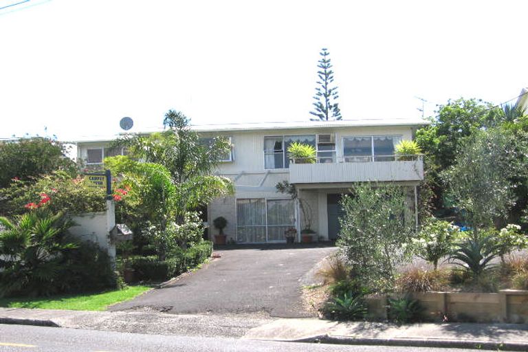 Photo of property in 2/21 Carlisle Road, Torbay, Auckland, 0630