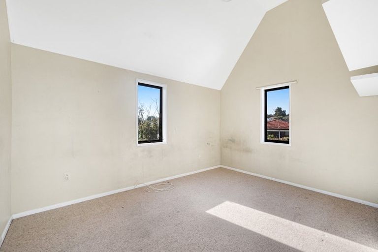 Photo of property in 2/25 Ballater Place, Highland Park, Auckland, 2010