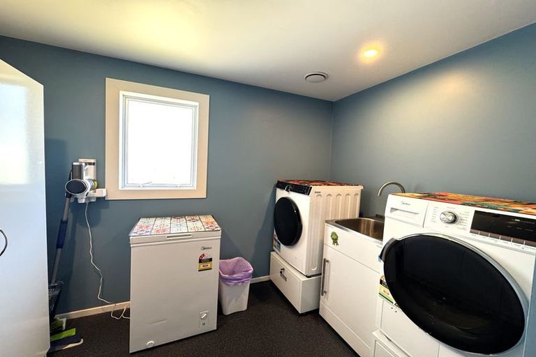 Photo of property in 33 Main Road, Owaka, 9535