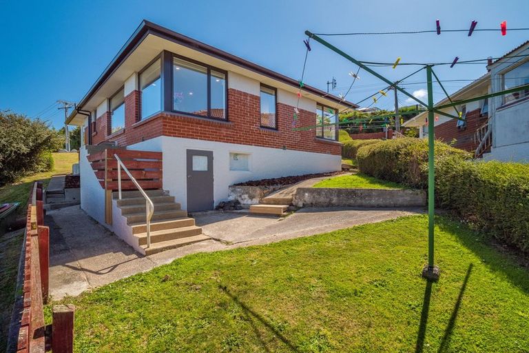 Photo of property in 19 Seaview Terrace, Kew, Dunedin, 9012