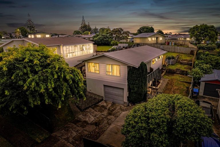 Photo of property in 9 Camellia Avenue, Bell Block, New Plymouth, 4312