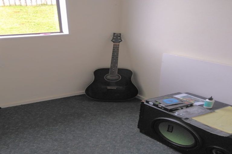 Photo of property in 2/15 Shifnal Drive, Randwick Park, Auckland, 2105