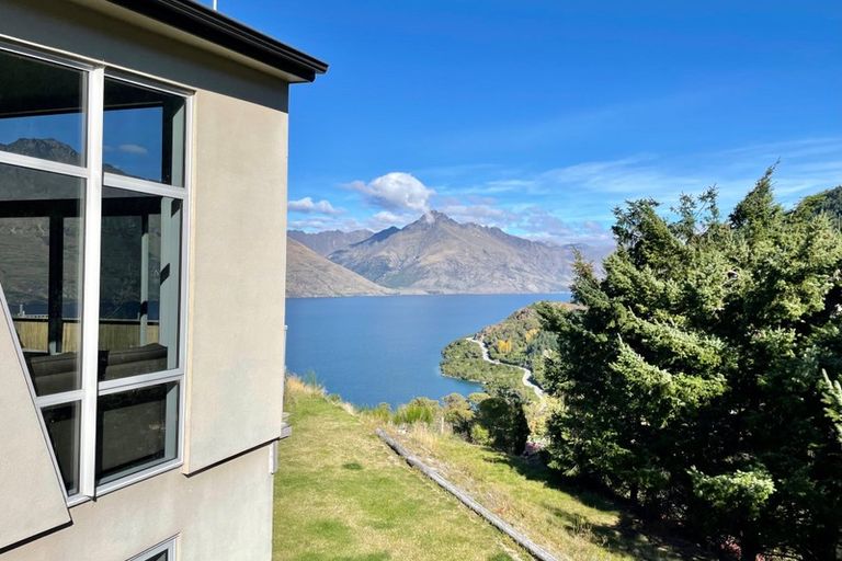 Photo of property in 6c Miller Place, Sunshine Bay, Queenstown, 9300