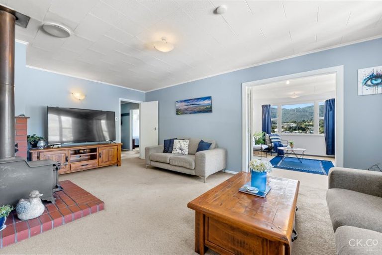 Photo of property in 41 Logie Street, Stokes Valley, Lower Hutt, 5019