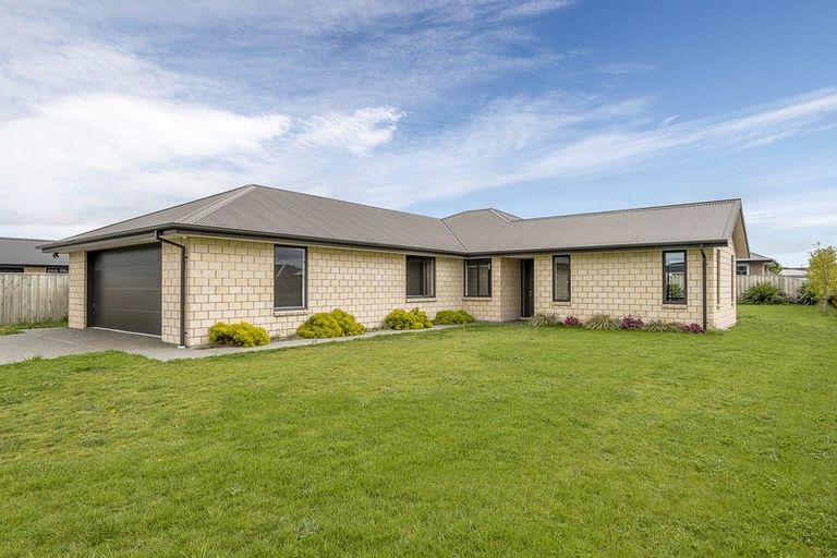 Photo of property in 22 Dunlop Crescent, Rolleston, 7614