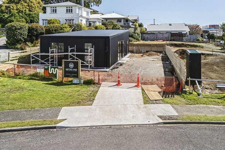 Photo of property in 16 Dartmoor Avenue, Westown, New Plymouth, 4310