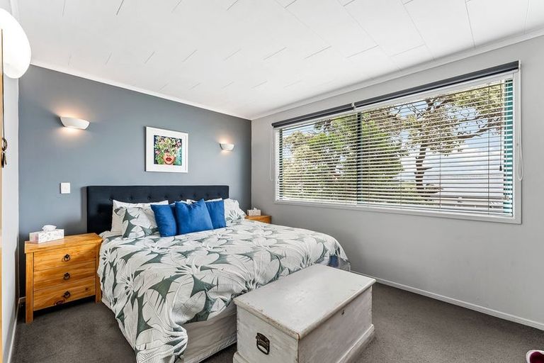 Photo of property in 3 Delshaw Avenue, Stanmore Bay, Whangaparaoa, 0932