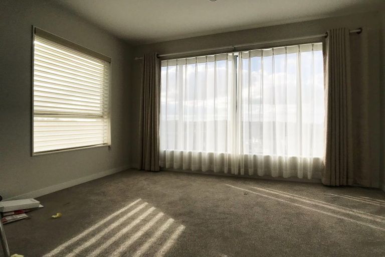 Photo of property in 103 Medallion Drive, Oteha, Auckland, 0632