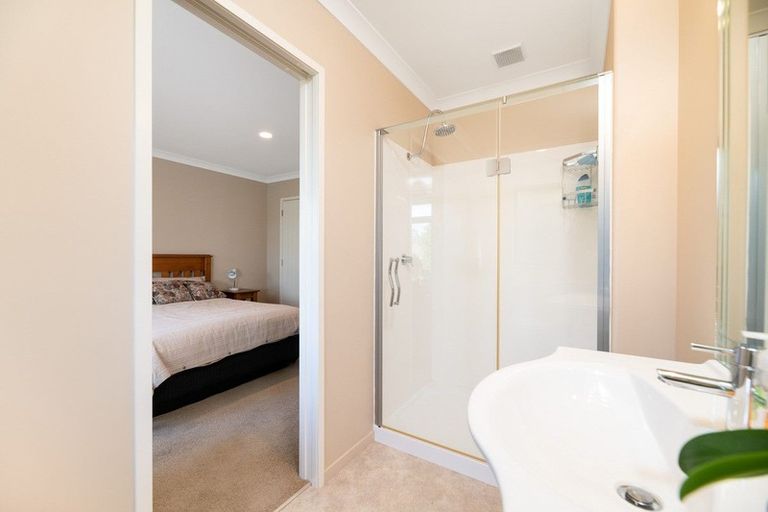 Photo of property in 8 Bradley Avenue, Pyes Pa, Tauranga, 3112