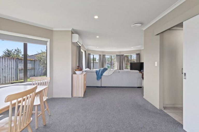 Photo of property in 9 Whitford Place, Rototuna North, Hamilton, 3210