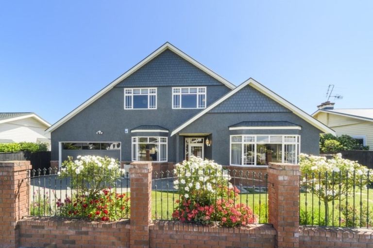 Photo of property in 8 Kowhai Avenue, Takaro, Palmerston North, 4410