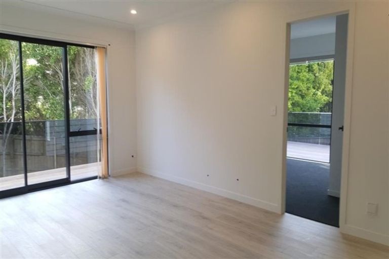 Photo of property in 8 Newport Place, Forrest Hill, Auckland, 0620