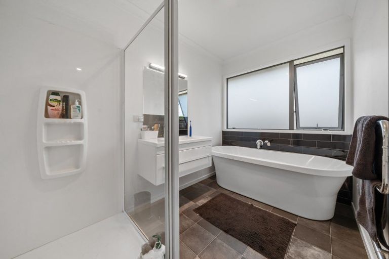 Photo of property in 3 Margaret Alice Close, Whalers Gate, New Plymouth, 4310