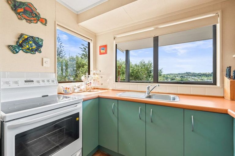 Photo of property in 14 Cliff Street, Pahi, Paparoa, 0571