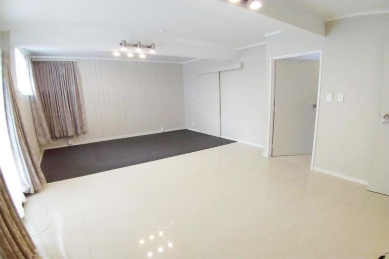 Photo of property in 3 Roband Avenue, Glenfield, Auckland, 0629