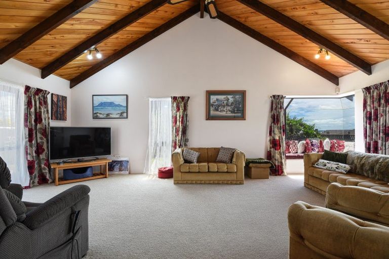 Photo of property in 9 Gareth Place, Lynmore, Rotorua, 3010