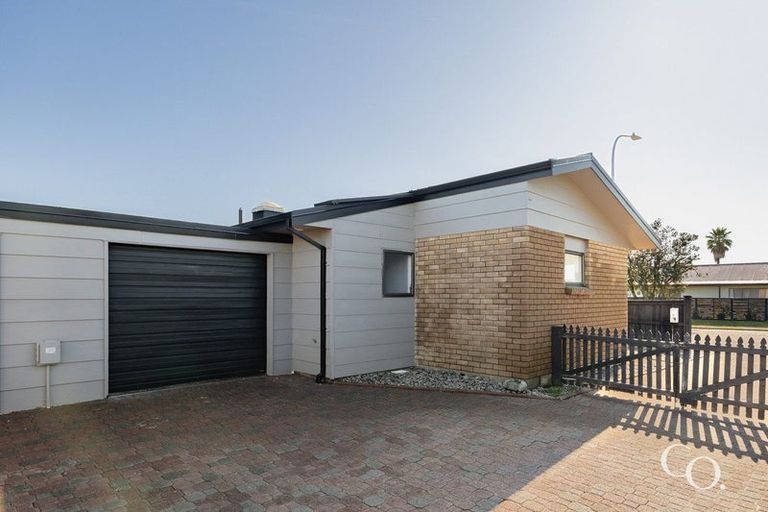 Photo of property in 1/104 Gloucester Road, Mount Maunganui, 3116