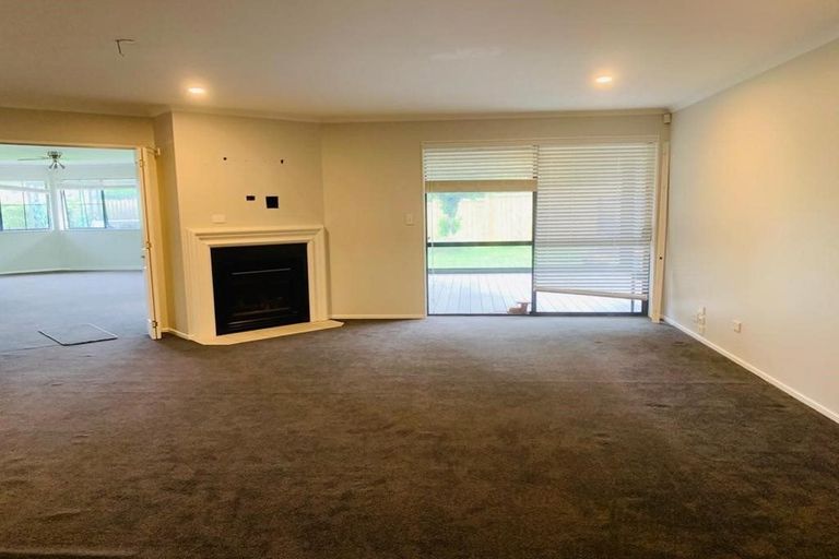 Photo of property in 22 Everlea Place, Alfriston, Auckland, 2105