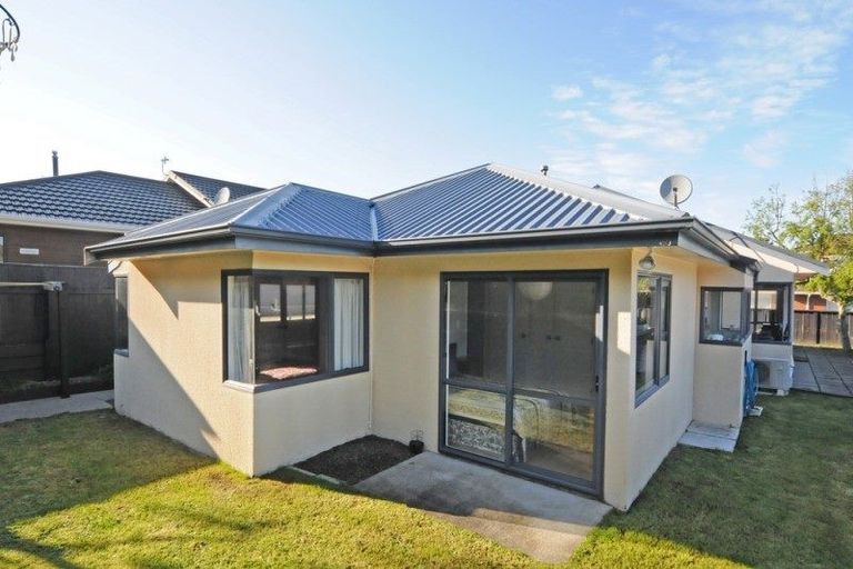 Photo of property in 5b Peter Button Place, Johnsonville, Wellington, 6037