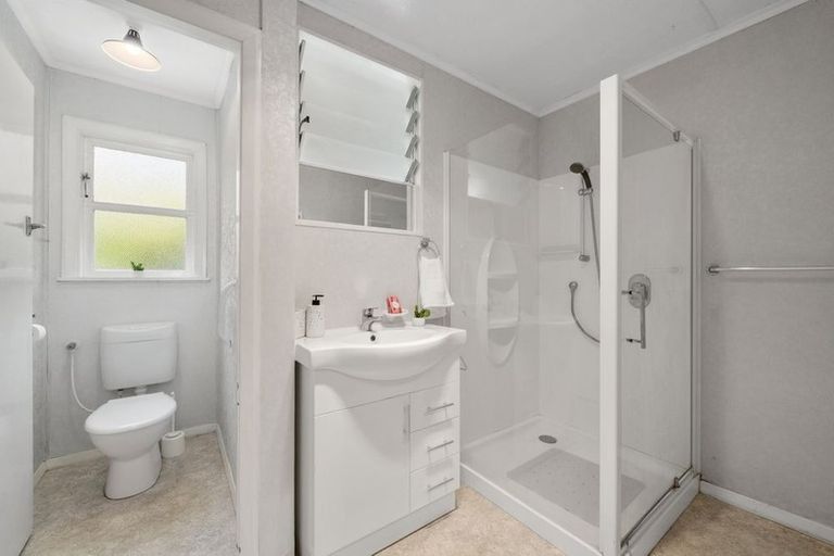 Photo of property in 87 Horoeka Street, Stokes Valley, Lower Hutt, 5019