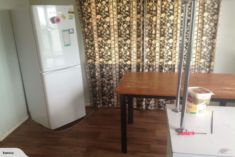 Photo of property in 9 Ross Street, Levin, 5510