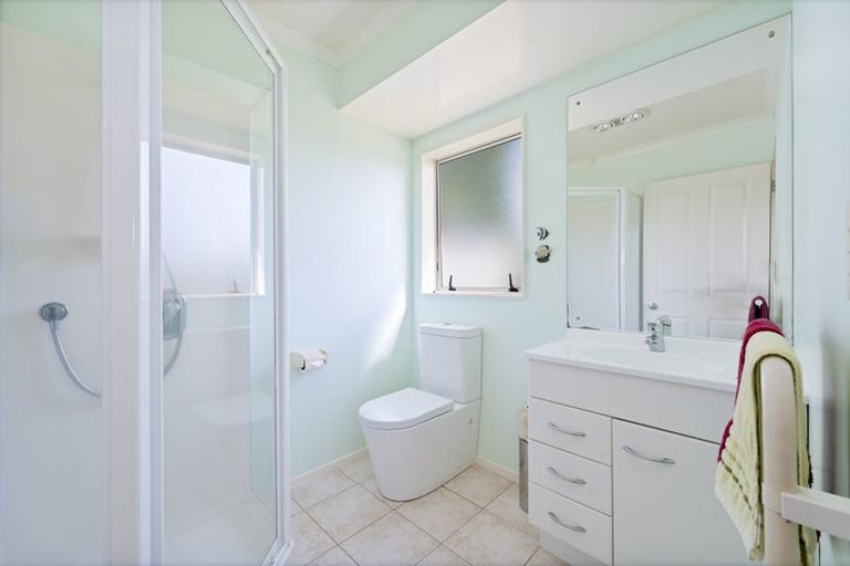 Photo of property in 4 Sandhurst Rise, Henderson, Auckland, 0612