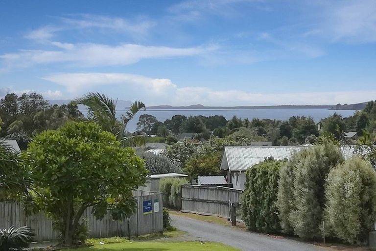 Photo of property in 16 Vista Close, Omokoroa, 3114