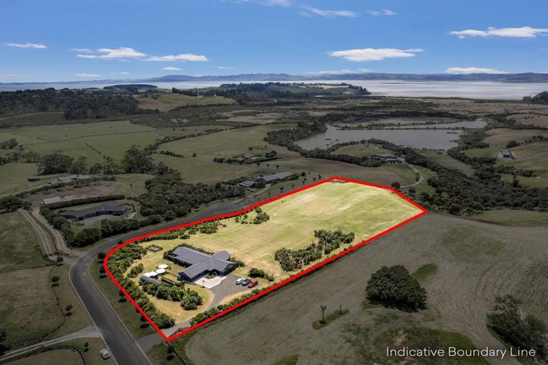 Photo of property in 18 Kaipara Lake Road, South Head, Helensville, 0874