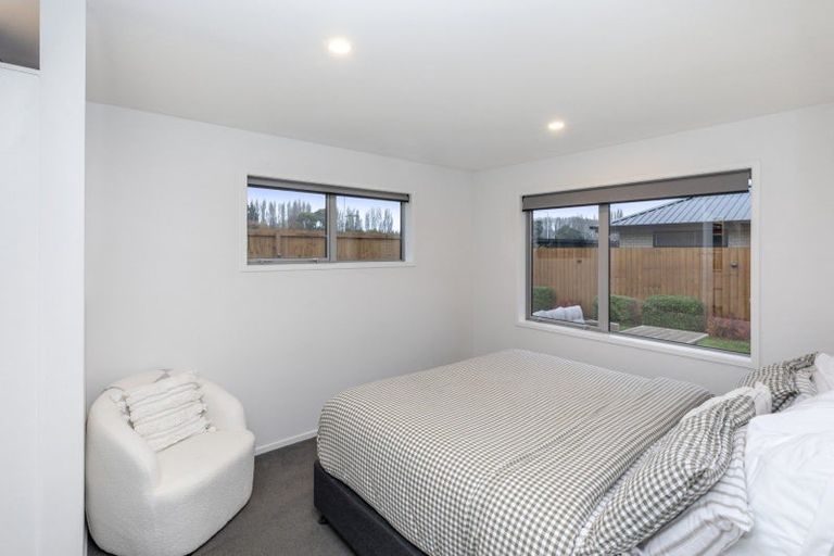 Photo of property in 28 Evelyn Crescent, Marshland, Christchurch, 8083