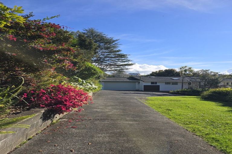 Photo of property in 7 Tranquil Glade, Hillcrest, Auckland, 0627